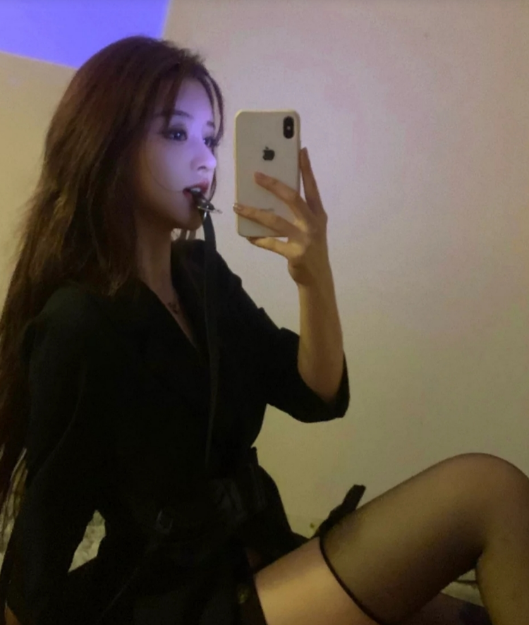 上海普陀风Sao水多大奶性感黑丝模特兼职妹子